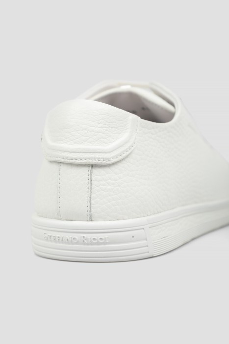 Товар белого цвета с внутренней стороны