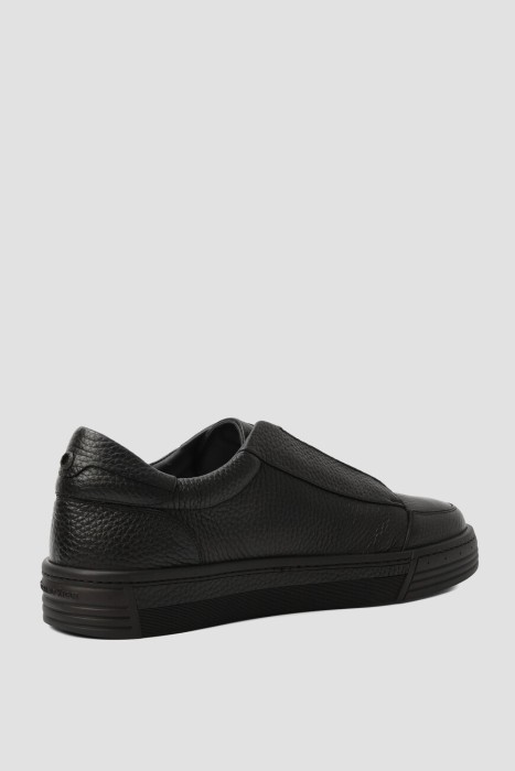 Товар черного цвета с внутренней стороны