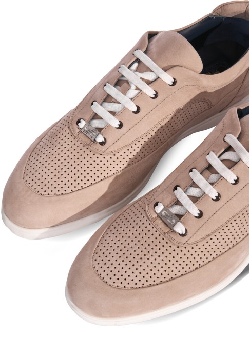 Товар бежевого цвета с внутренней стороны