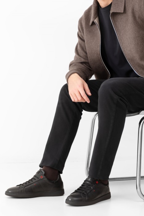 кеды  от бренда kiton вид слева