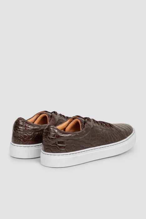 Товар коричневого цвета с внутренней стороны