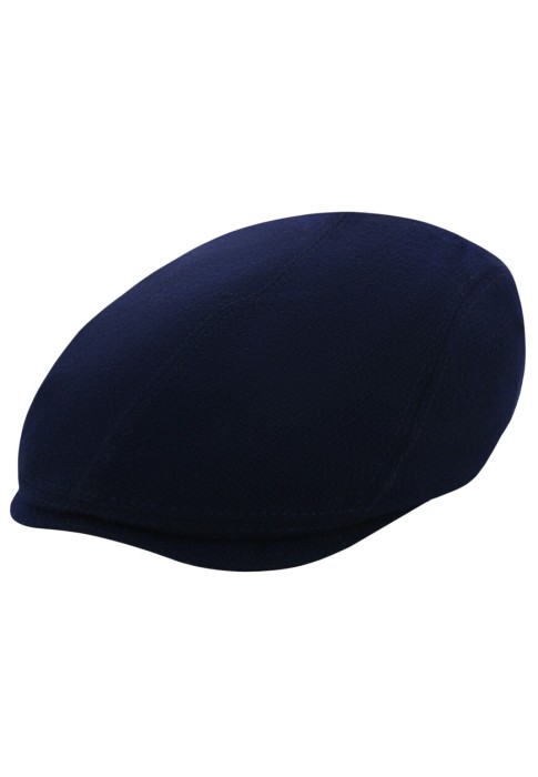 кепи  от известного бренда вид слева