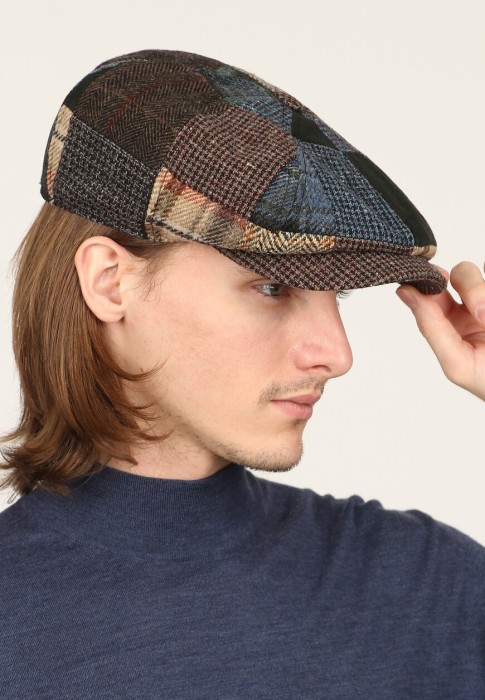 Товар синего цвета с внутренней стороны