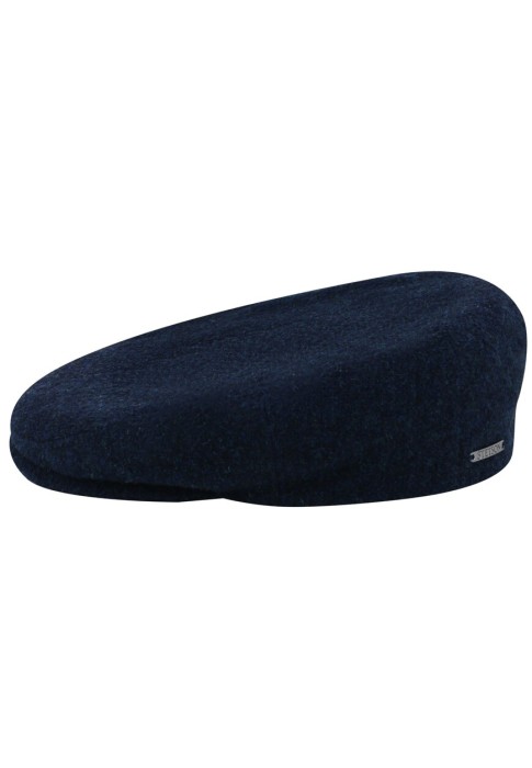 кепи  от известного бренда вид слева