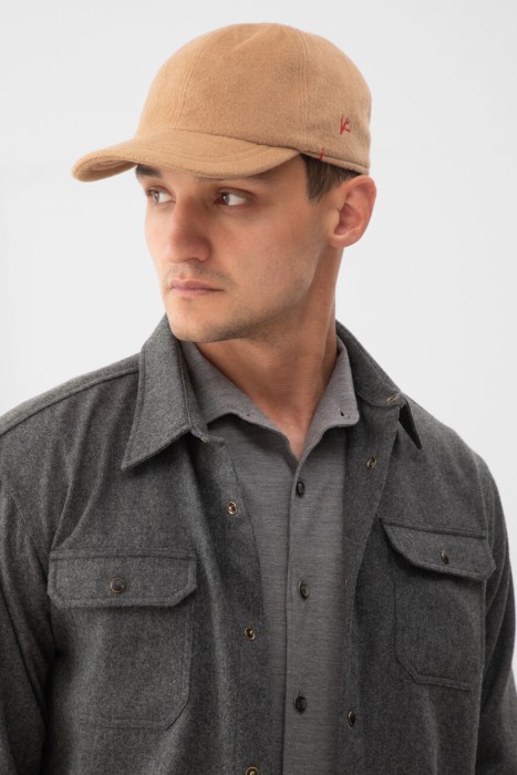 кепка  по цене 32400 руб вид справа