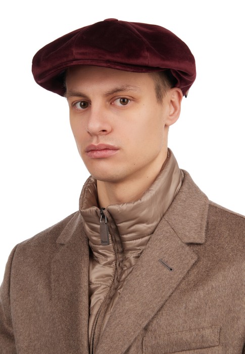 кепка  по цене 11130 руб вид справа