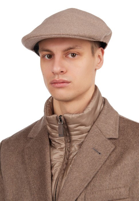 кепка  от бренда borsalino вид слева