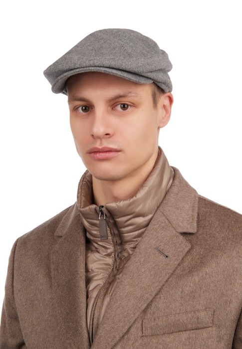 кепка  по цене 13930 руб вид справа