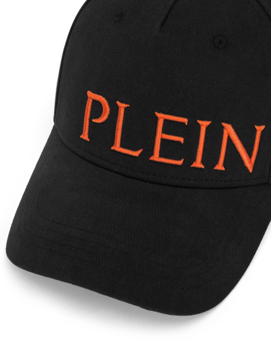 кепка  от бренда plein sport вид слева