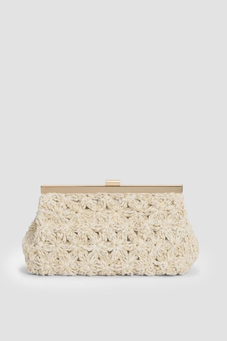 Товар бежевого цвета с внутренней стороны