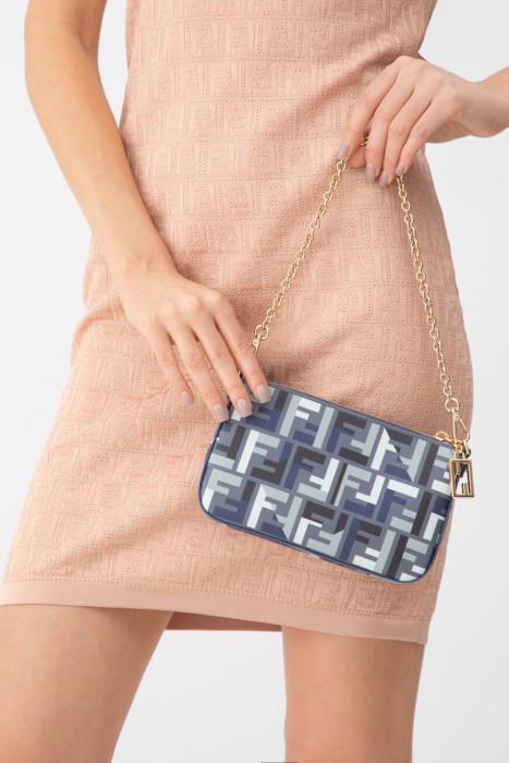 клатч  модель baguette по цене 104000 руб вид справа