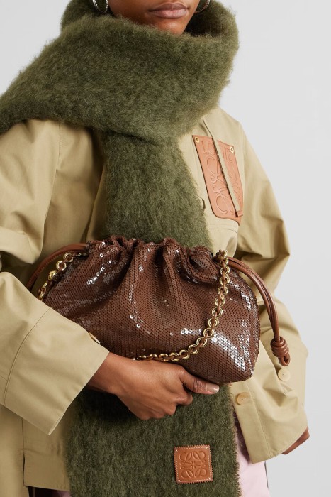 клатч  модель flamenco от бренда loewe вид слева