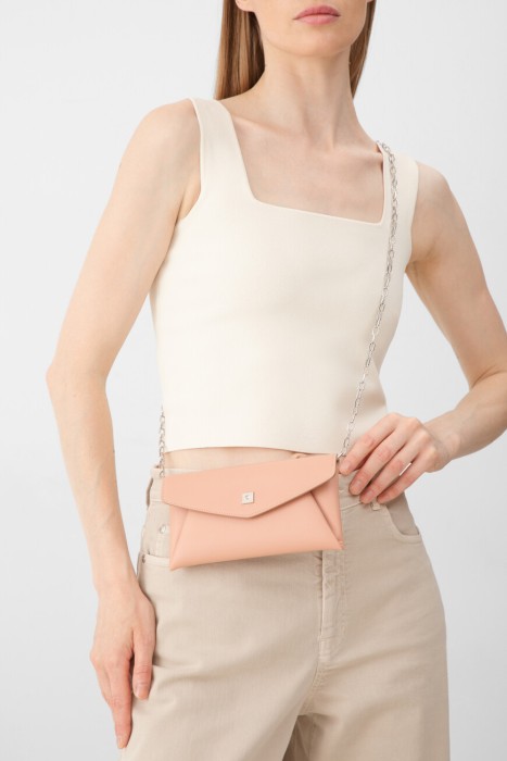 клатч  от бренда max mara вид слева