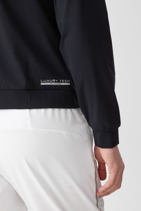 Товар синего цвета с внутренней стороны