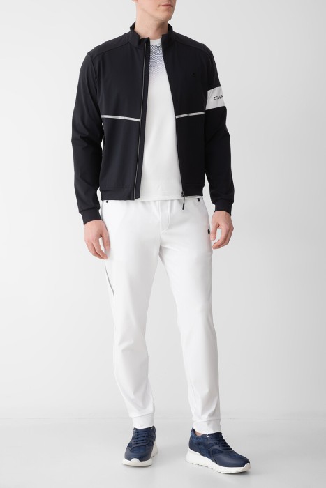 кофта спорт  модель из коллекции sr luxury tech спортивного стиля с лицевой стороны