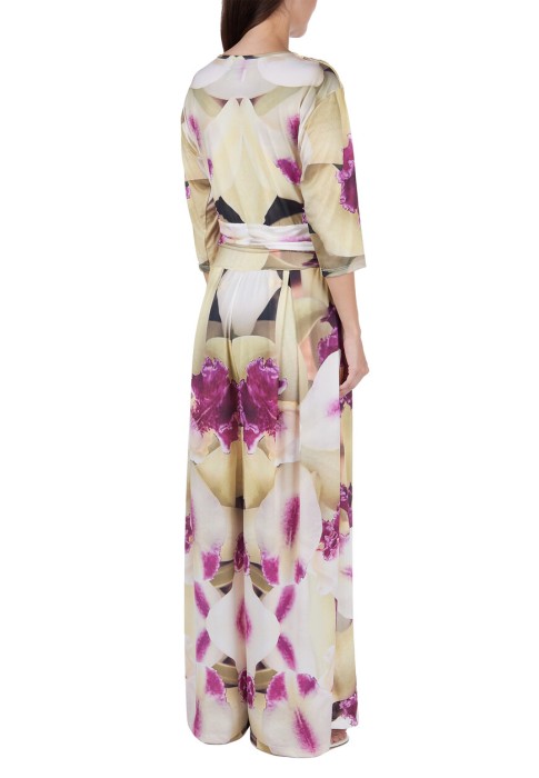 Товар белого цвета с внутренней стороны