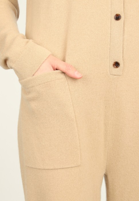 комбинезон  из проверенных материалов спереди