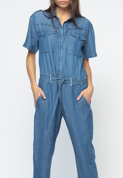 комбинезон  из проверенных материалов спереди