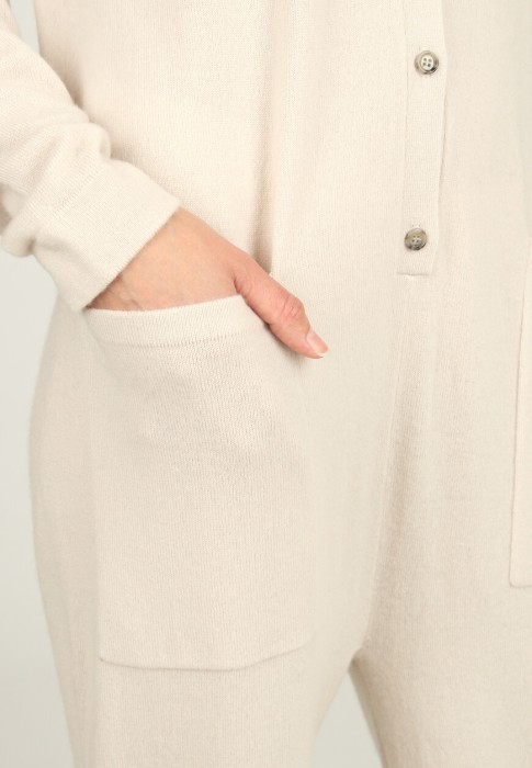 комбинезон  из проверенных материалов спереди