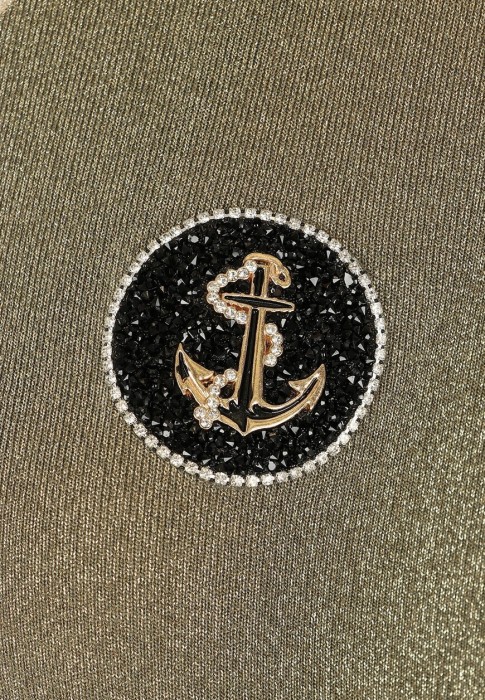 Товар бежевого цвета с внутренней стороны