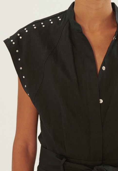 Товар черного цвета с внутренней стороны