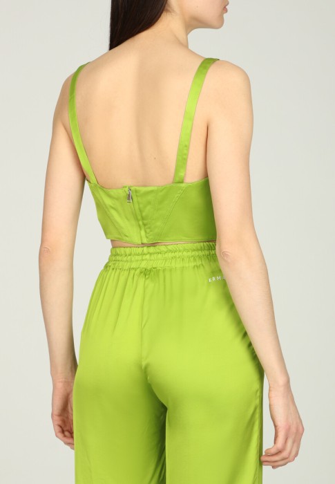 Товар зеленого цвета с внутренней стороны