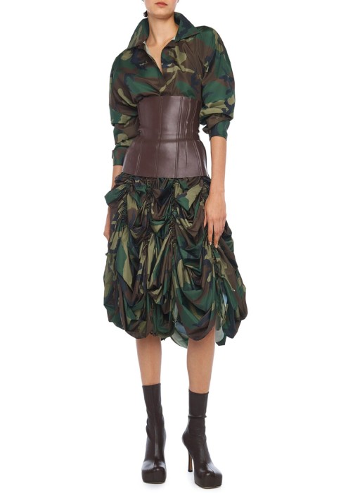 Товар коричневого цвета с внутренней стороны