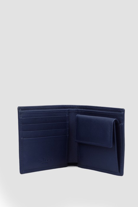 Товар синего цвета с внутренней стороны