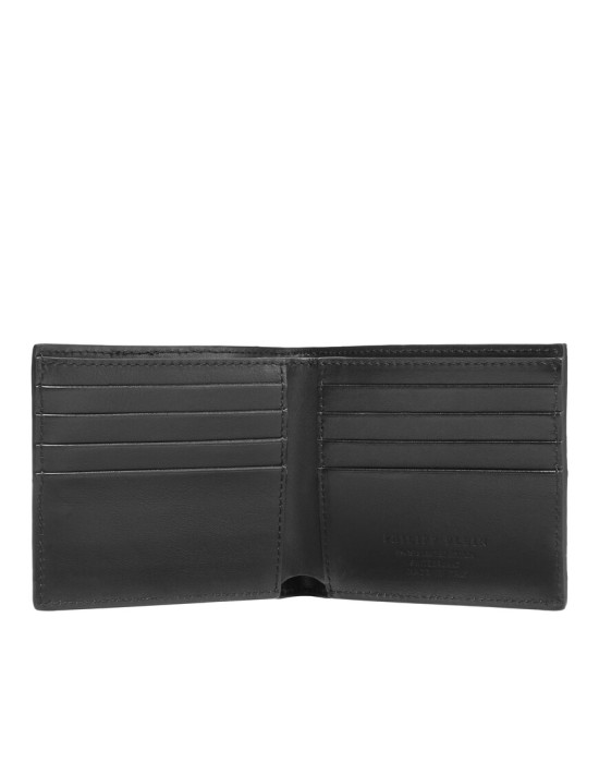 Товар черного цвета с внутренней стороны