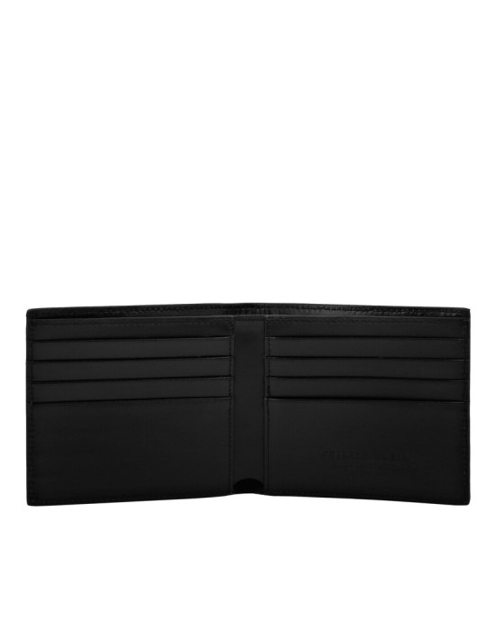 Товар черного цвета с внутренней стороны