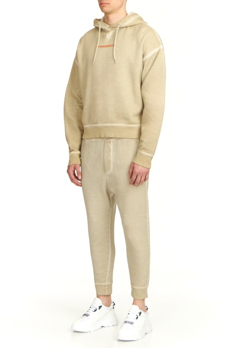 Товар бежевого цвета с внутренней стороны