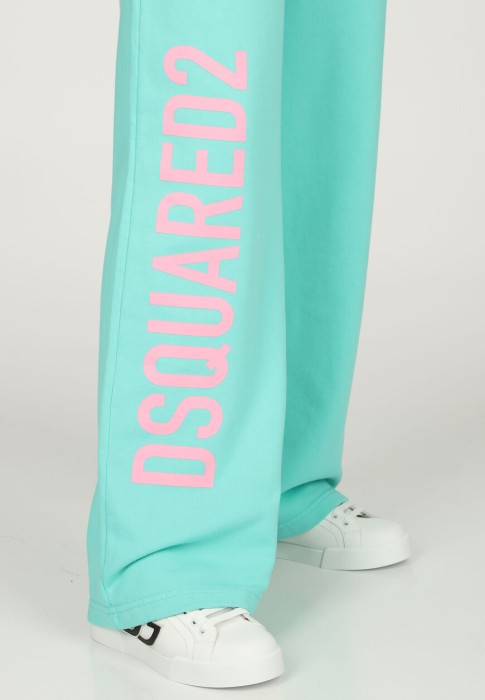 костюм 2 на сезон этого года фотография