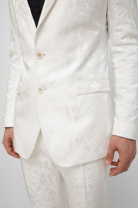 Товар белого цвета с внутренней стороны