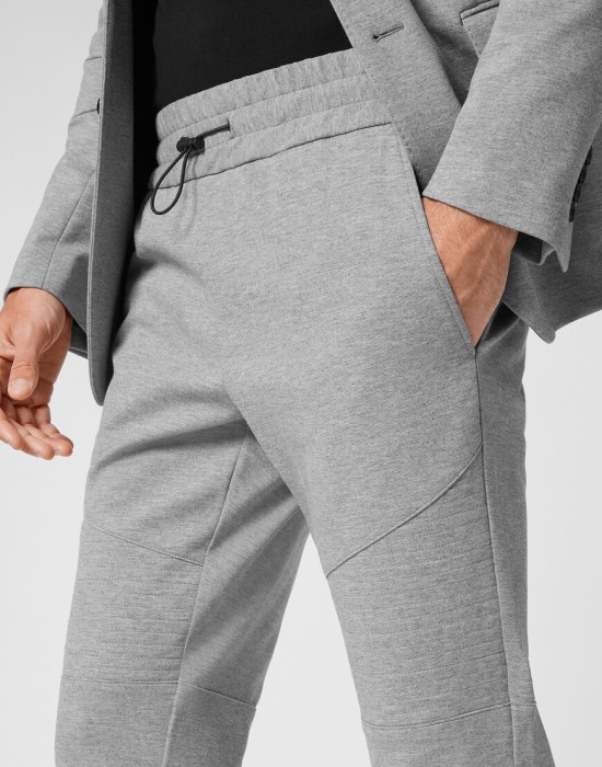 Товар серого цвета с внутренней стороны