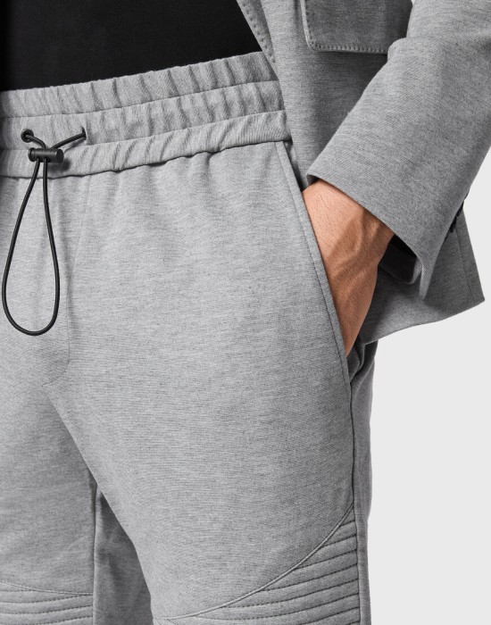 Товар серого цвета с внутренней стороны