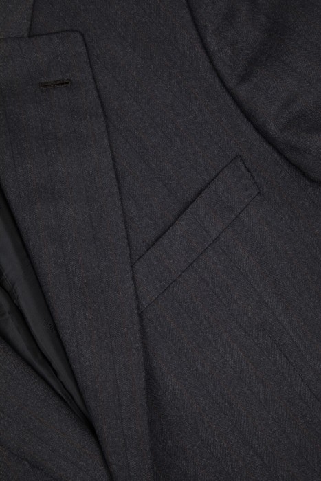 костюм  модель brunico классического стиля с лицевой стороны