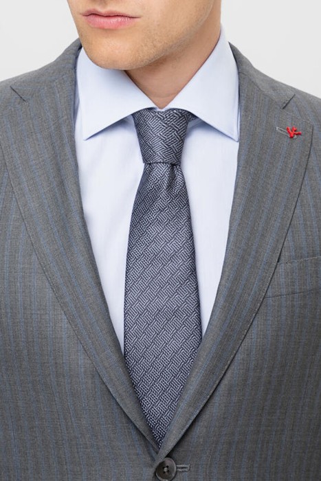 костюм  с узором в полоску из италии вид сбоку