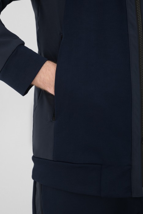 Товар синего цвета с внутренней стороны