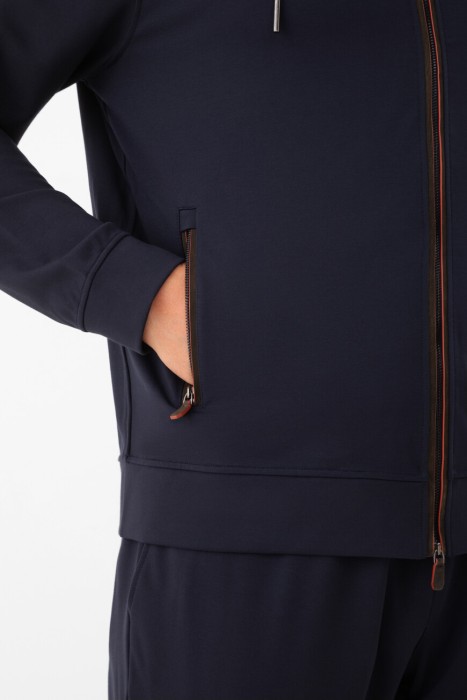 костюм спорт  из вискозы спереди