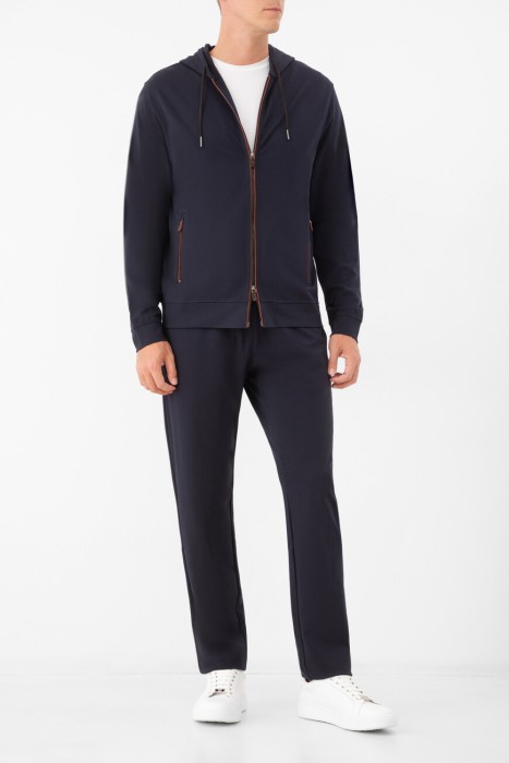 костюм спорт  спортивного стиля с лицевой стороны