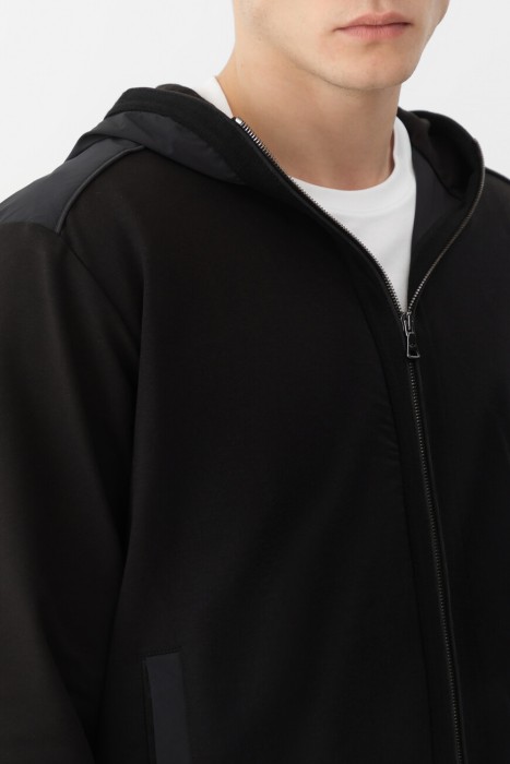 костюм спорт  из италии вид сбоку