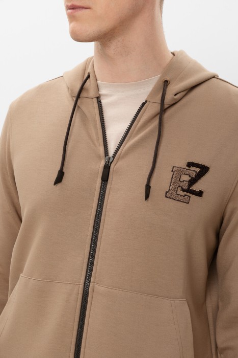 костюм спорт  из италии вид сбоку