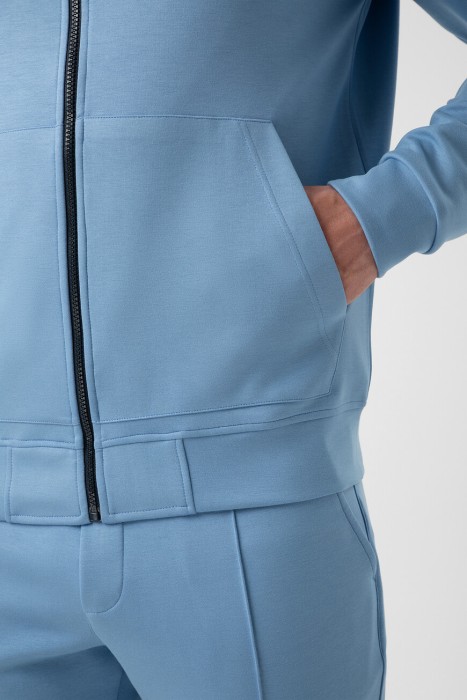 костюм спорт  из италии вид сбоку