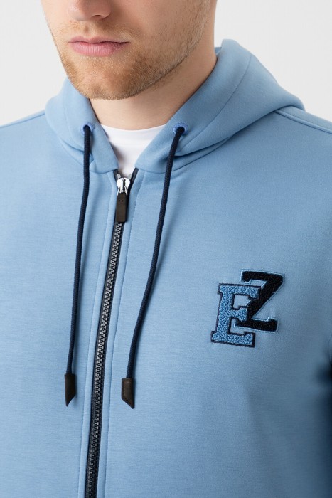 Товар голубого цвета с внутренней стороны