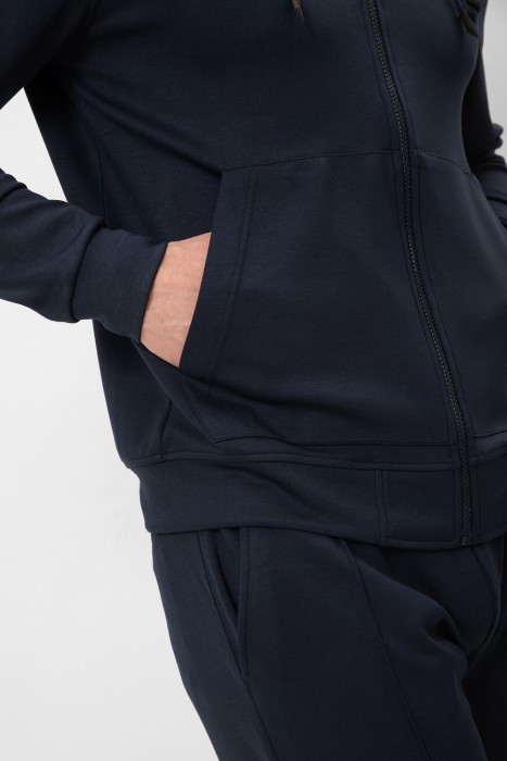 Товар синего цвета с внутренней стороны