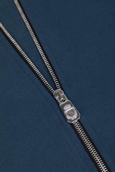 костюм спорт  спортивного стиля с лицевой стороны