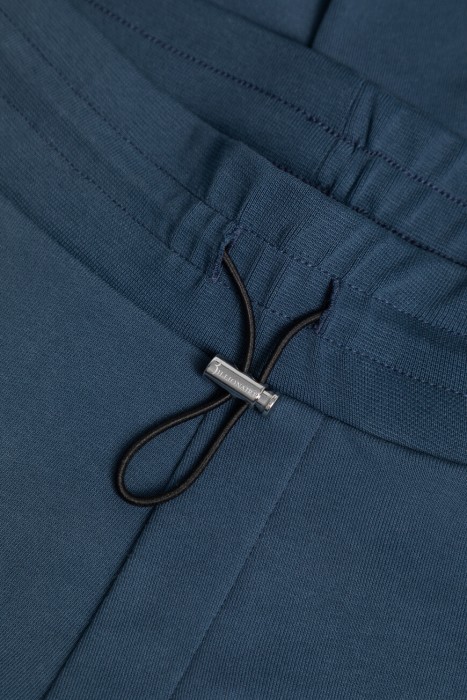 костюм спорт  вид слева