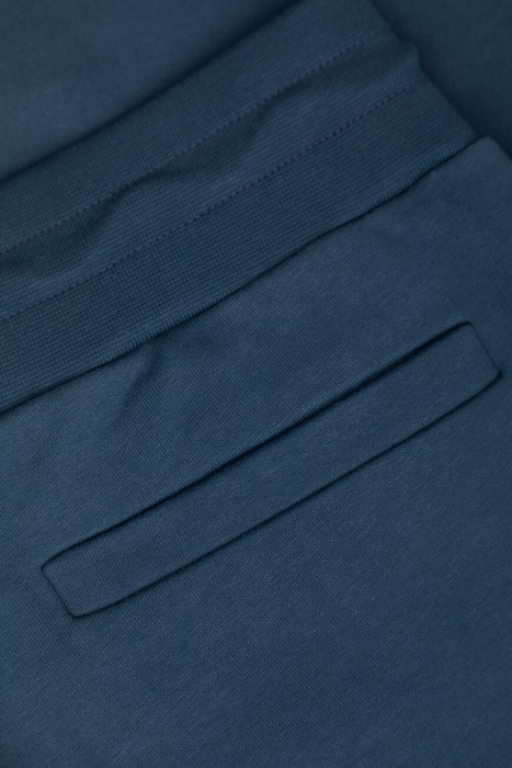 костюм спорт  вид сзади