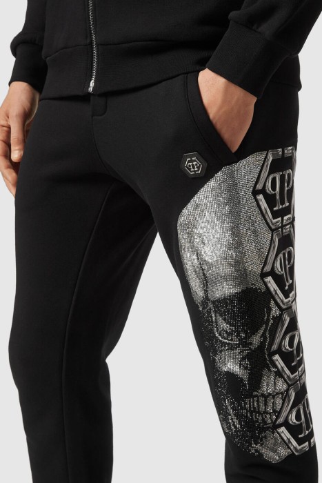 Товар черного цвета с внутренней стороны