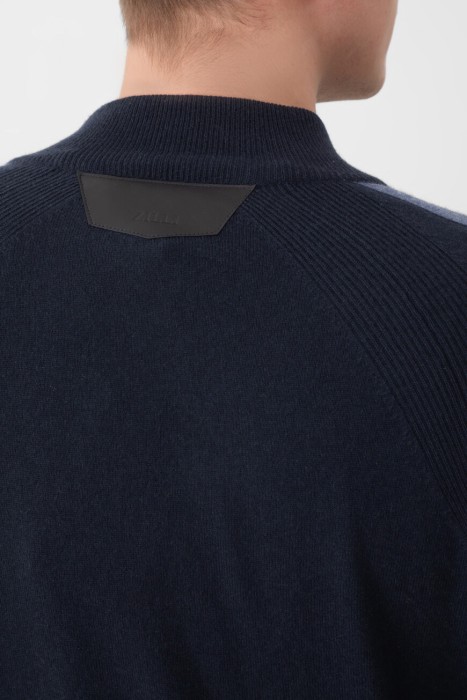 костюм спорт  из кожи спереди